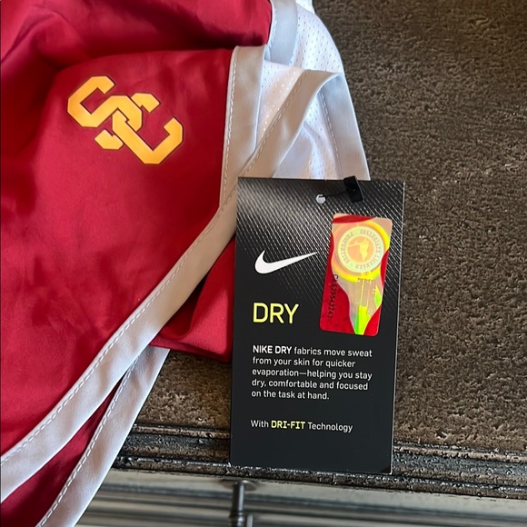 🆕 USC girls Nike Athletic Shorts - Picture 7 of 8